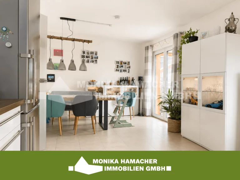 4 Zimmer – 2 Balkone – 1 Tiefgaragenplatz
